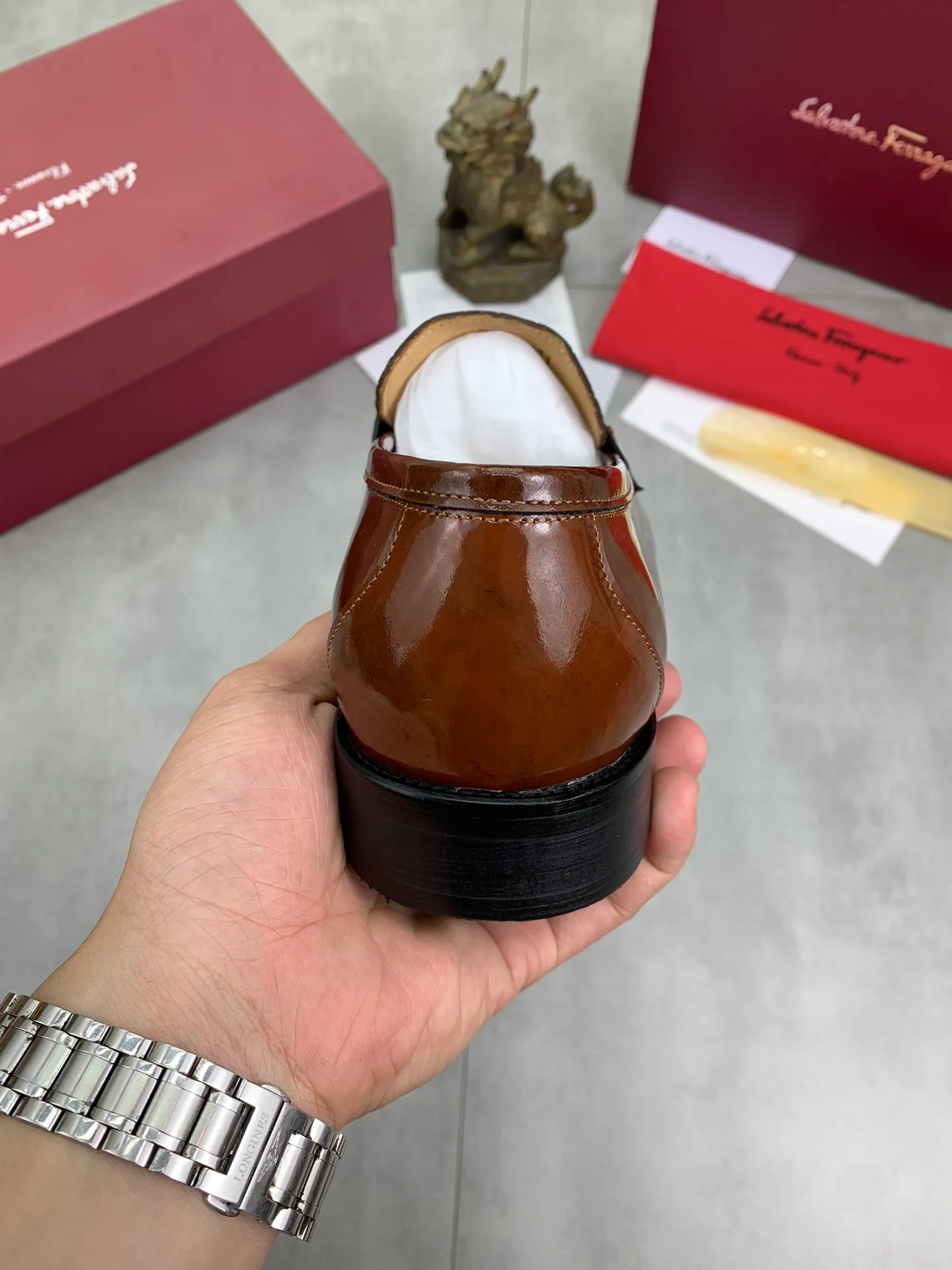 Men's Men's Shoes 💰P460💰[New Style] Water-dyed Niuli 🆘[Salvatore Ferragamo] Ferragamo's latest casual business leather shoes for men! Available at counters simultaneously! The fabric is made of specially imported original open-edge beaded calfskin, and the interior is made of imported water-dyed cowhide. It is absolutely luxurious and leads the fashion trend. Matching code: 38-45 (46 and 47 can be customized); black and brown colors are optional